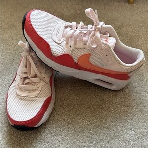 Pink women’s Nike air max 8